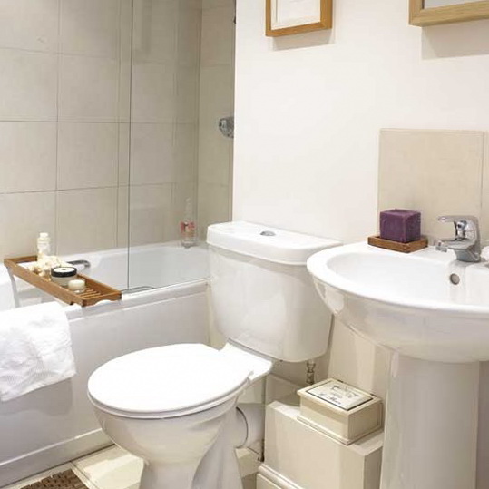 Small Ideas for Small Bathrooms | Ideas for Home Garden Bedroom Kitchen ...