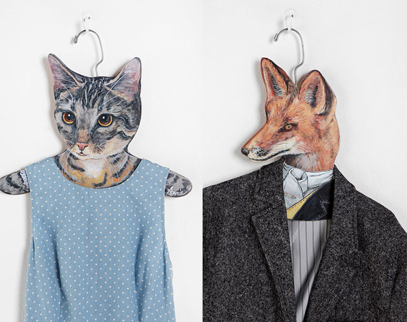 2-cool-animal-clothes-hangers