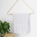 Simple and elegant hanger with their hands