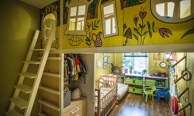 14-Bright-house-for-children