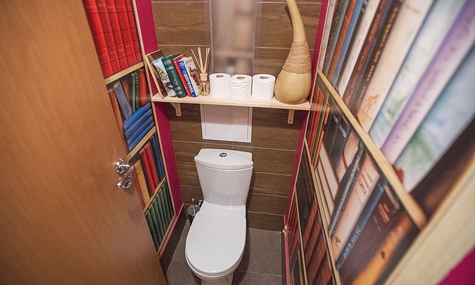 18-Desktop-dressing-room-by-bookshelves