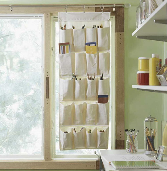 2-pockets-convenient-shelf