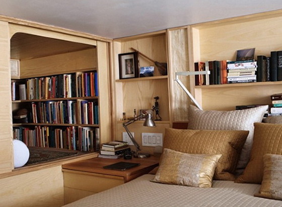 The tiny New York apartment with an unusual library | Ideas for Home ...